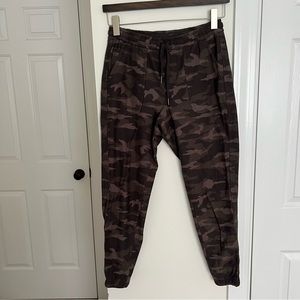 Athleta Farollan Joggers